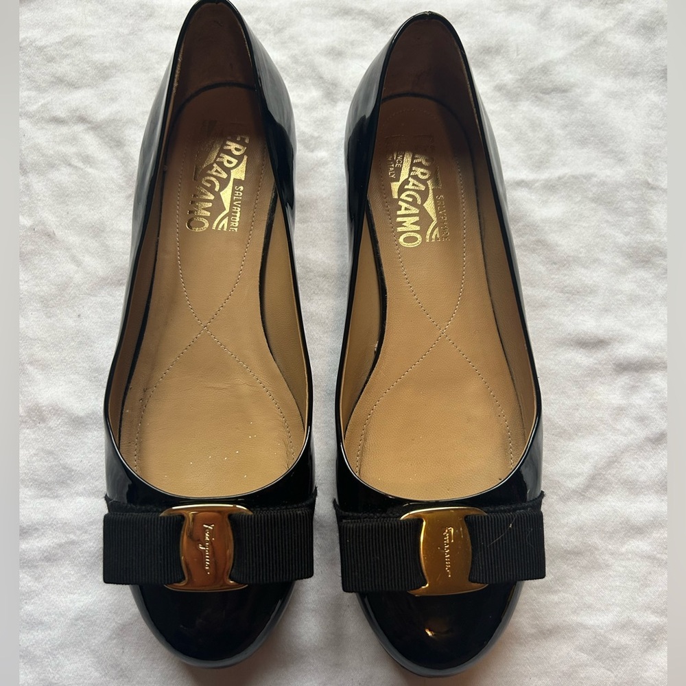 Ferragamo black patent leather ballet flats with bow, size 36.5 - Picture 8 of 8
